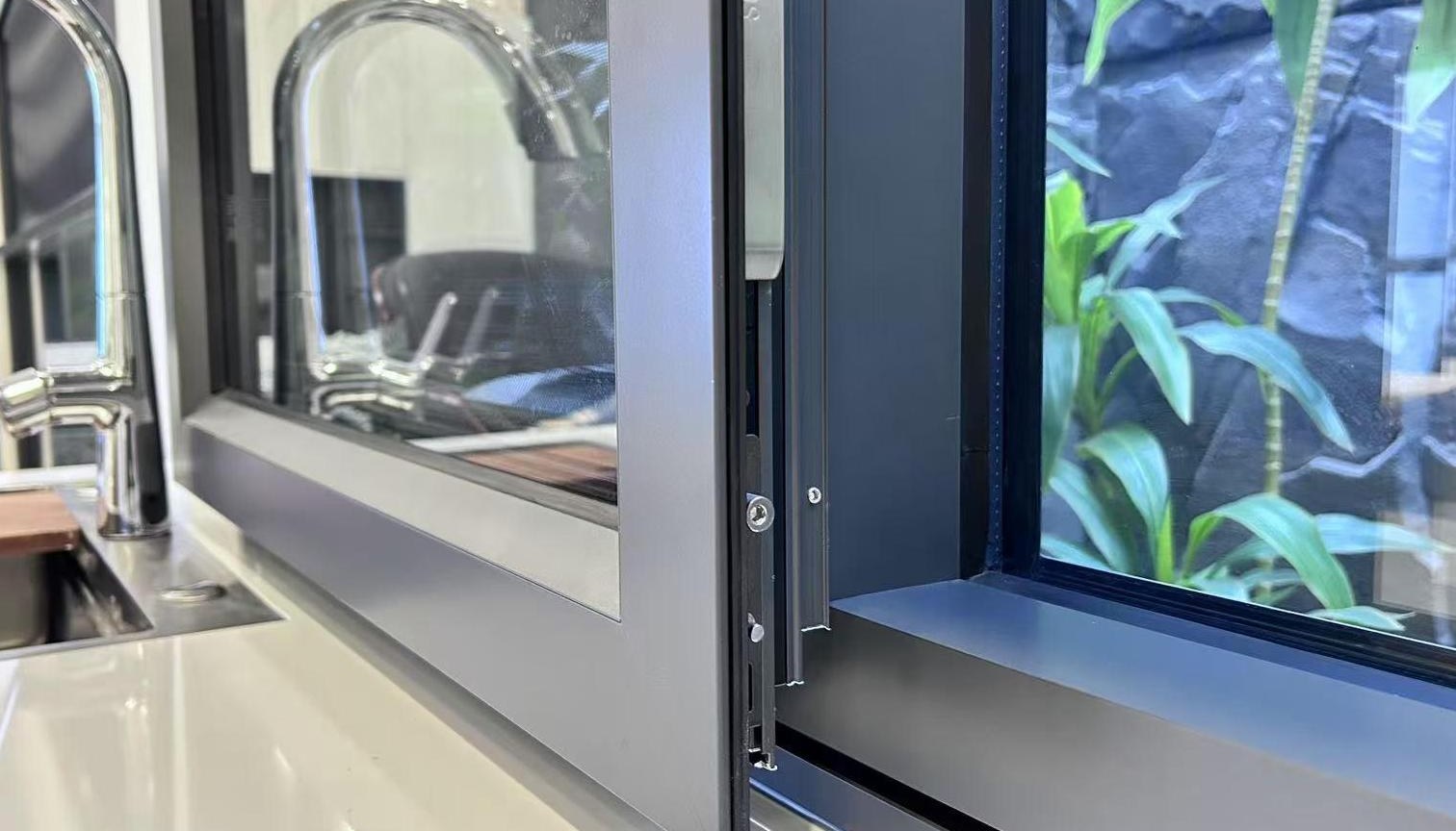 Lateral Compression Sliding Window